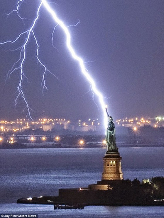 libertylightening13102010